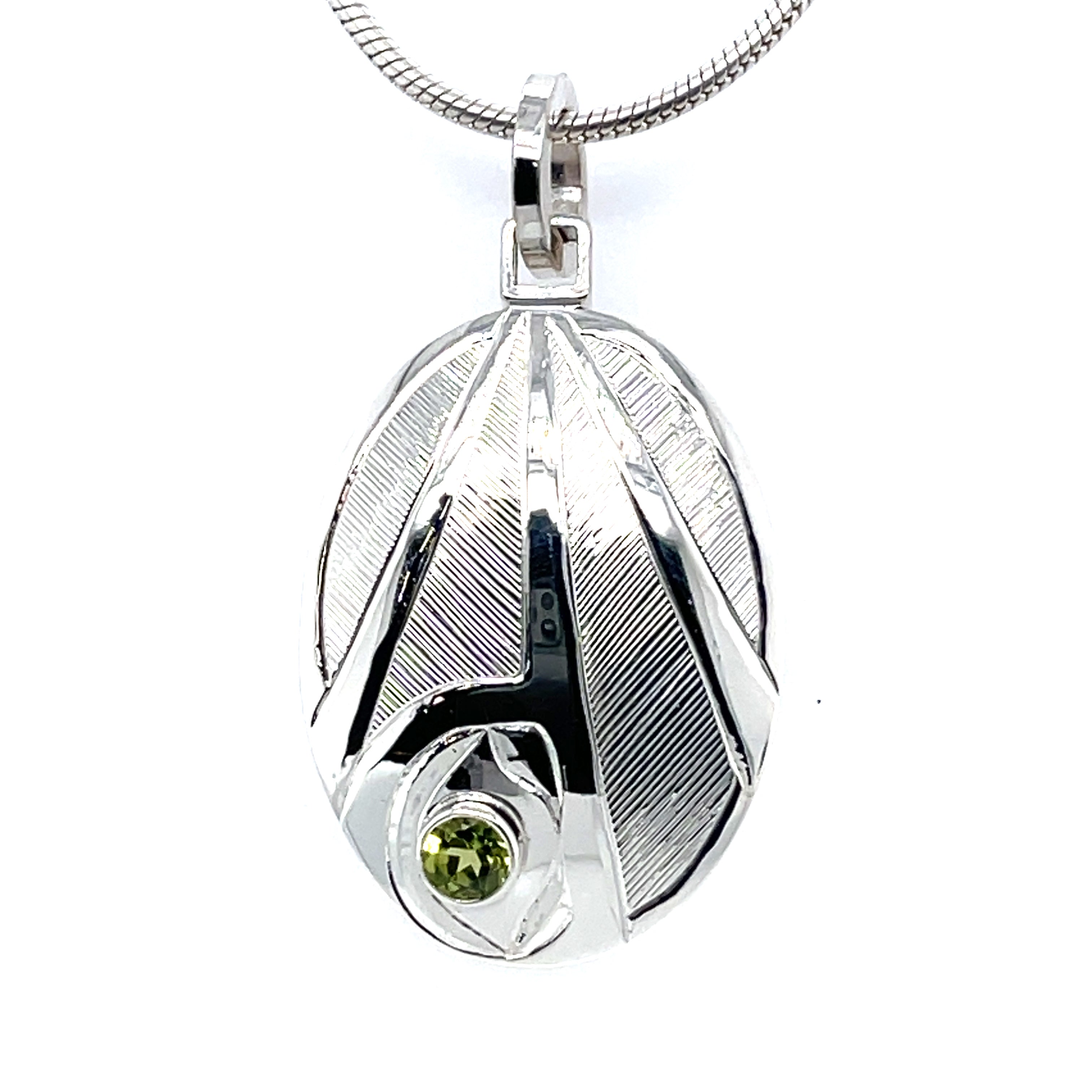 Pendant - Sterling Silver - Oval - Hummingbird - Peridot