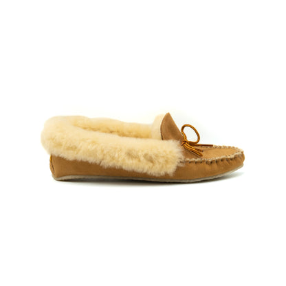 Moccasins - Ladies' - Sheepskin - A’wa’tariha’t (It's warm)