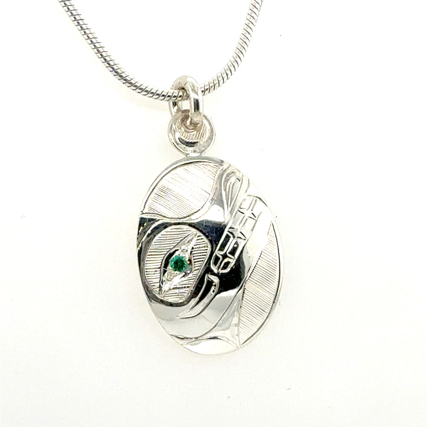 Pendant - Sterling Silver - Oval - Bear - Emerald (Lab)