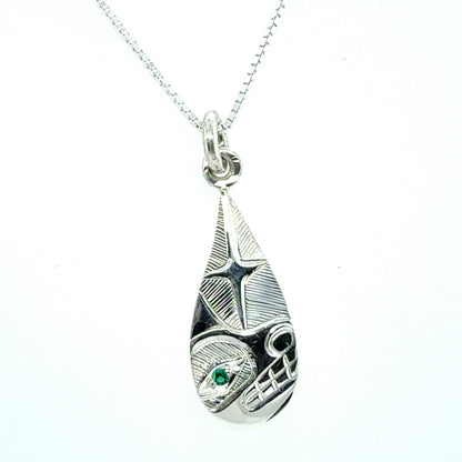 Pendant - Sterling Silver - Oval - Wolf - Emerald (Lab)
